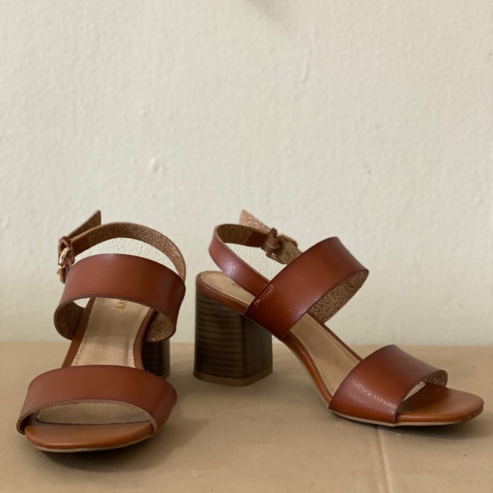 Old navy Sandal heels brown color